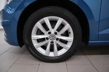 VW Touran Highline TDI SCR in Carribean Blue Metallic