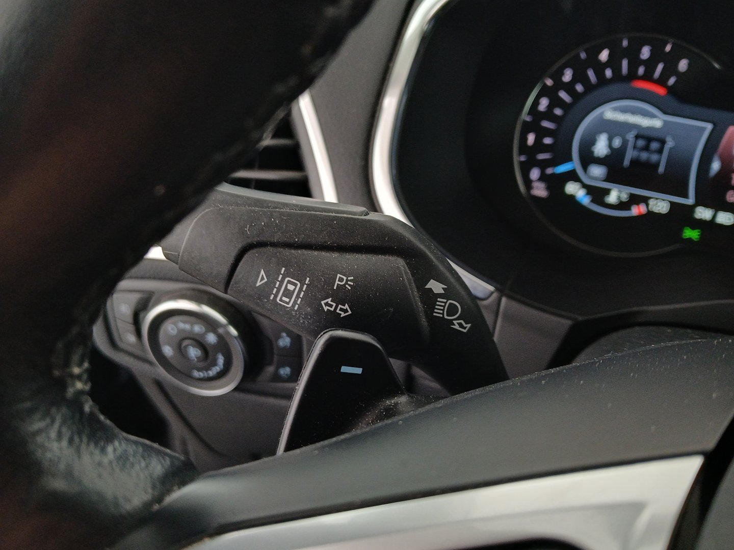 Ford S-MAX Titanium 2.0 EcoBlue SCR | Bild 18 von 32