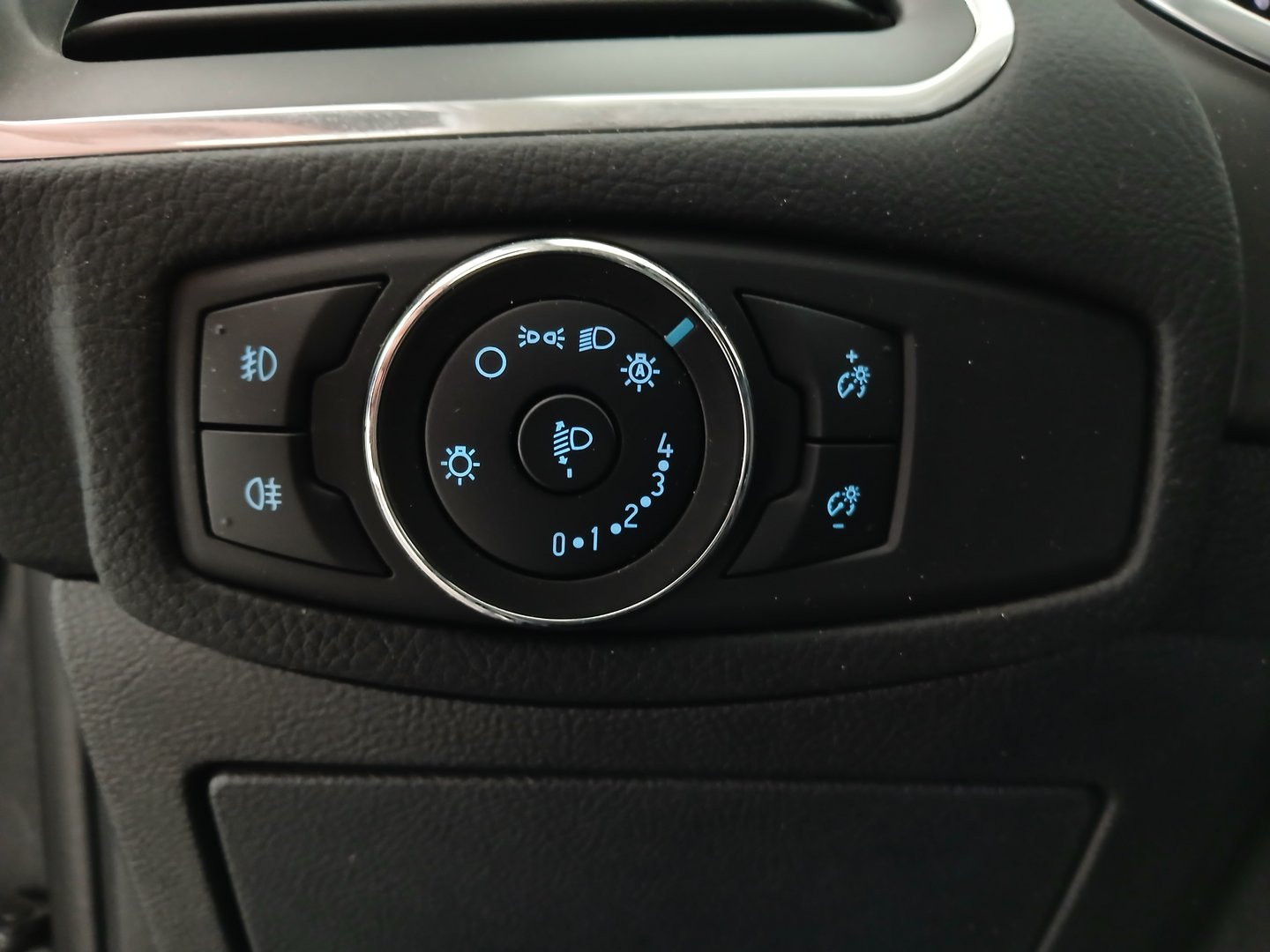 Ford S-MAX Titanium 2.0 EcoBlue SCR | Bild 12 von 32