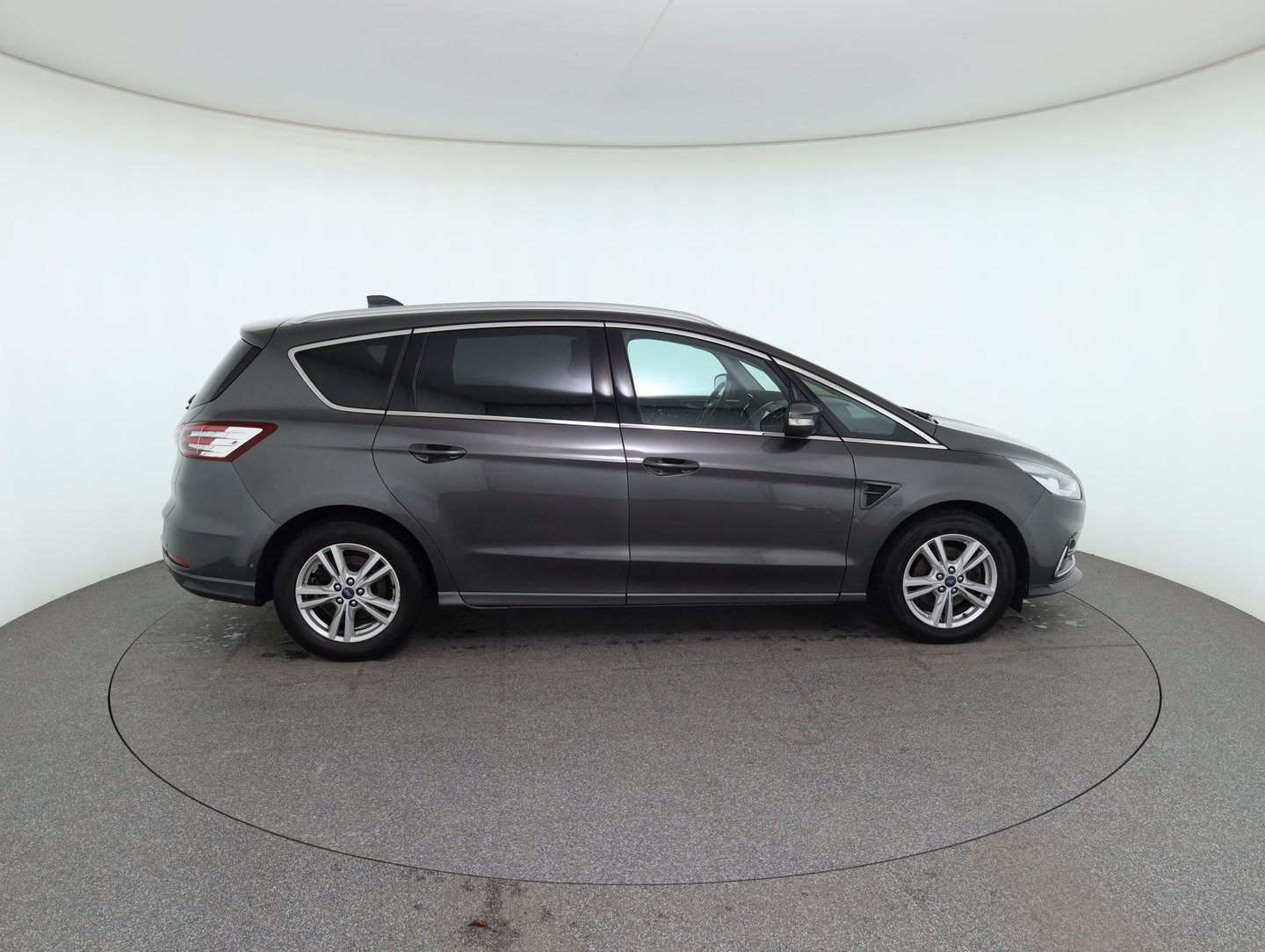 Ford S-MAX Titanium 2.0 EcoBlue SCR | Bild 4 von 32