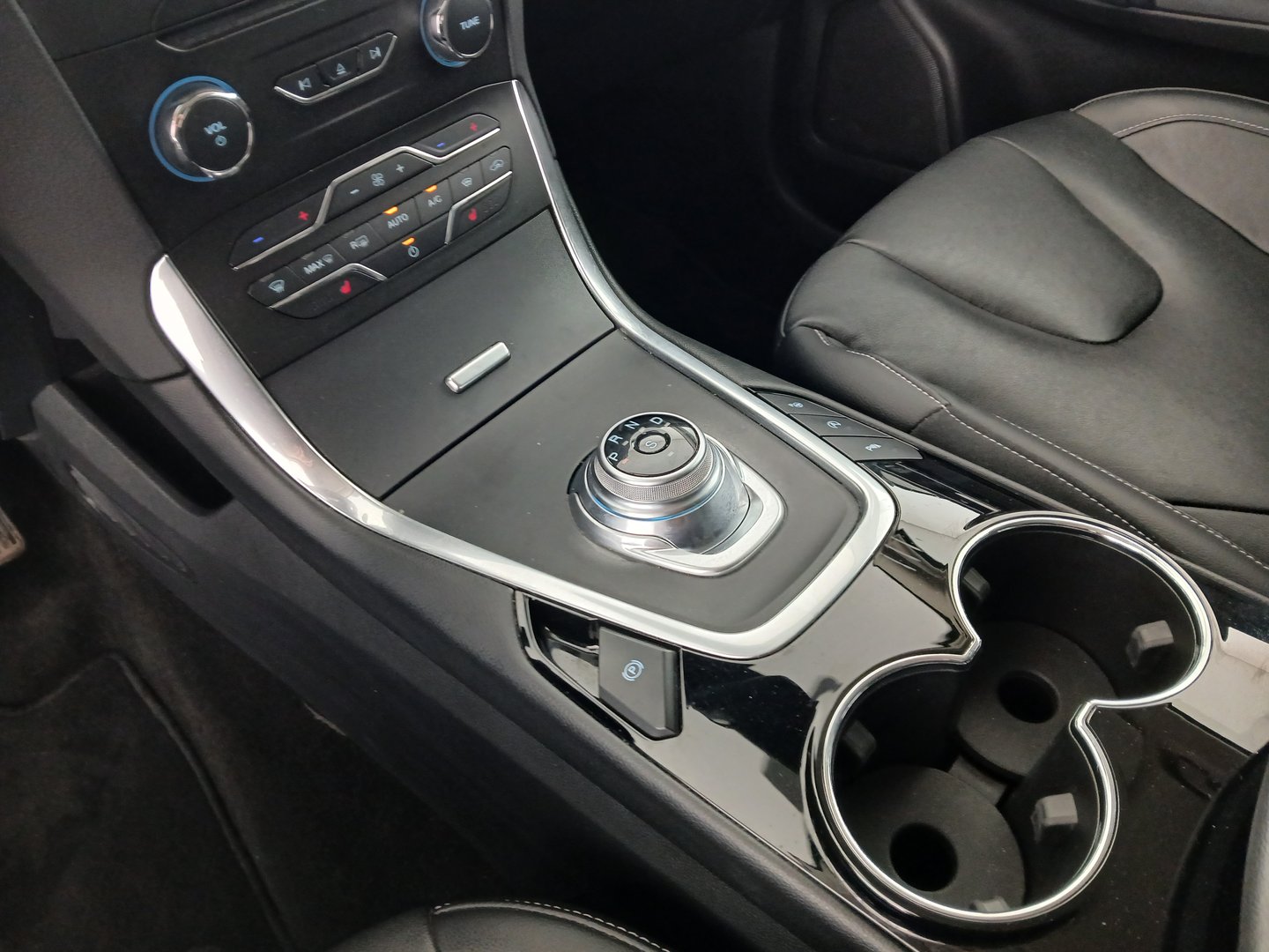 Ford S-MAX Titanium 2.0 EcoBlue SCR | Bild 25 von 32