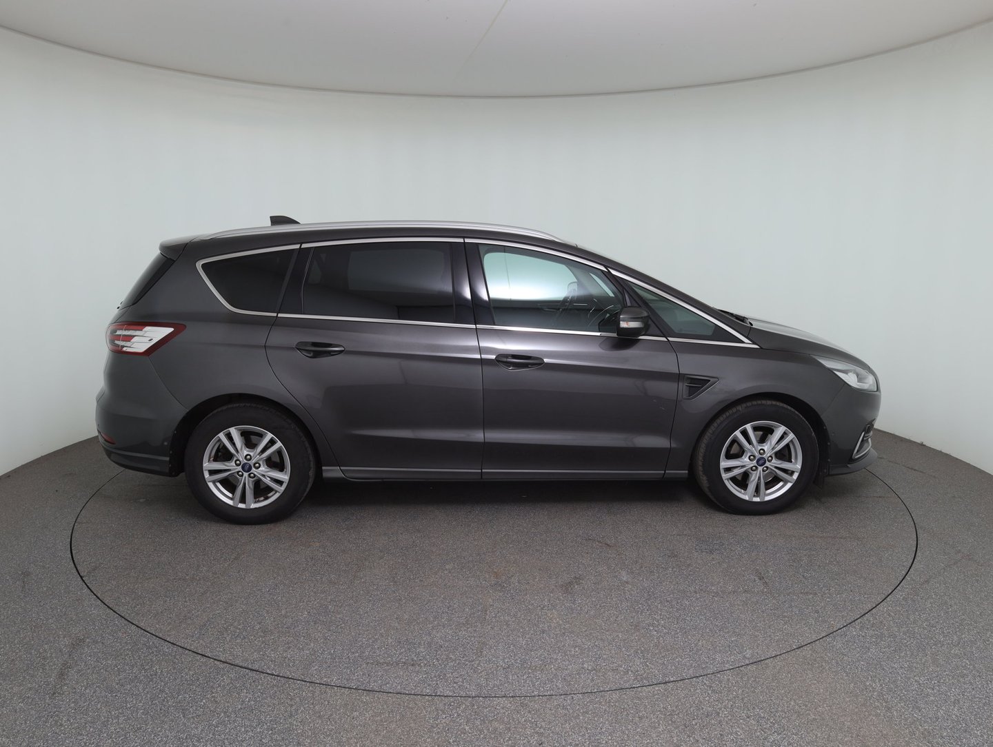 Ford S-MAX Titanium 2.0 EcoBlue SCR | Bild 4 von 34