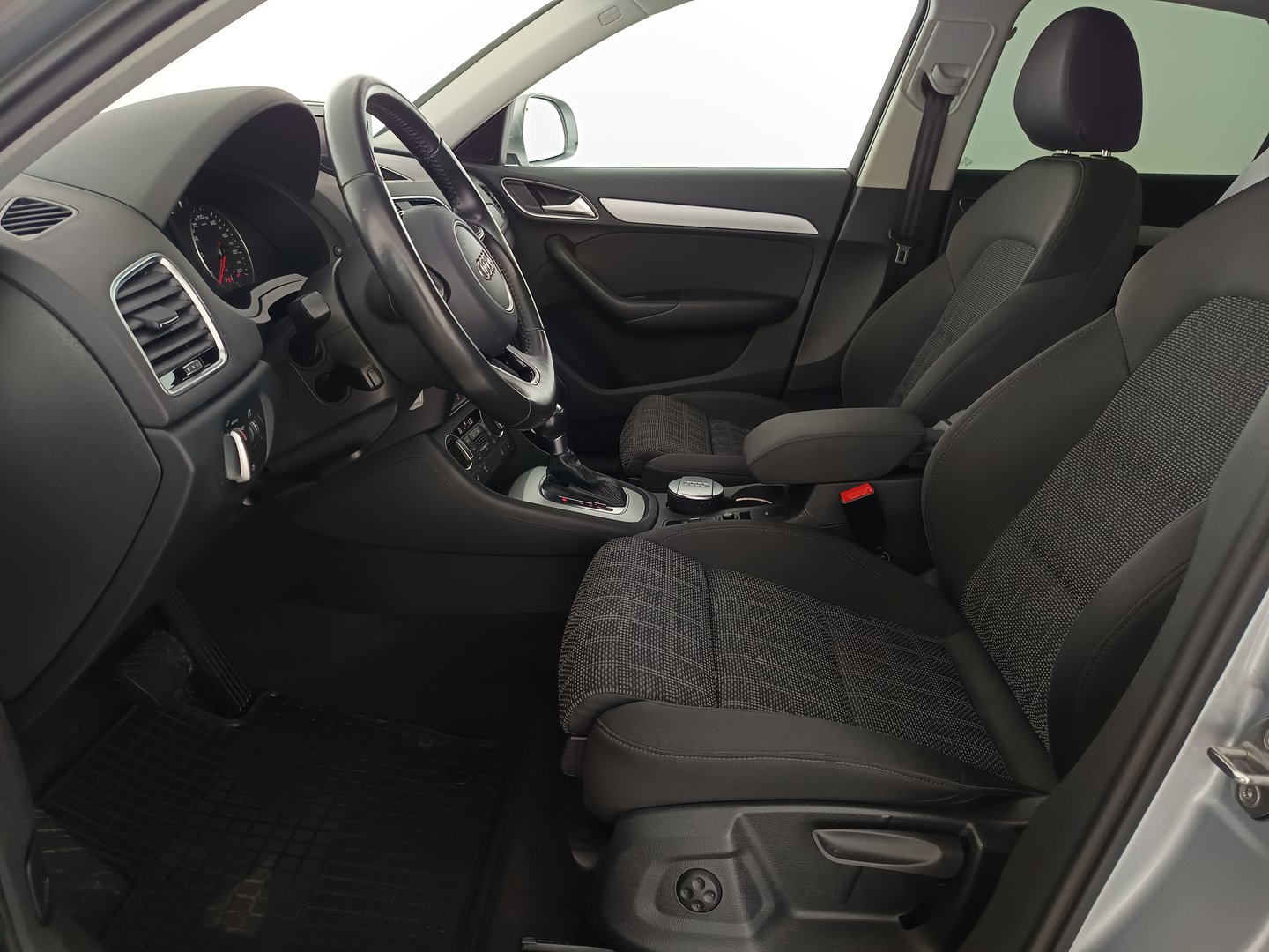 Audi Q3 2.0 TFSI quattro sport | Bild 14 von 34