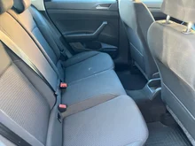 VW Polo Comfortline in Deep Black Perleffekt