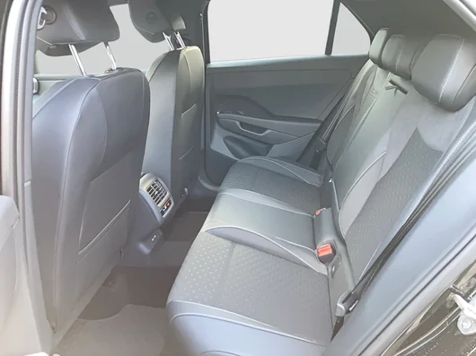 Bild eines T-Roc R-Line eTSI DSG