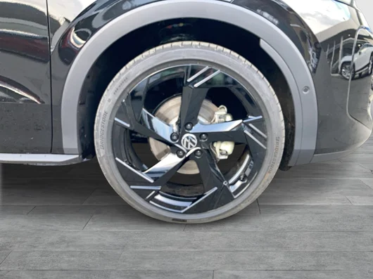 Bild eines T-Roc R-Line eTSI DSG