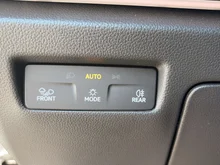 VW Passat Variant Business eHybrid 150kW in Diabasgrau Metallic