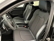 Audi A1 Sportback 30 TFSI intense in Mythosschwarz Metallic