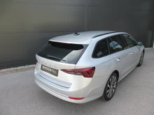 Škoda Octavia Combi Style TDI DSG in Brillant-Silber Metallic
