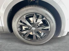 VW ID.4 Pro 4MOTION 220 kW Business -77 kWh in C2A1 Mondsteingrau Dach schwarz