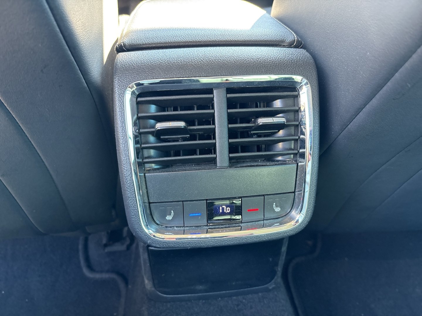 Škoda OCTAVIA Combi Premium TDI DSG | Bild 19 von 21