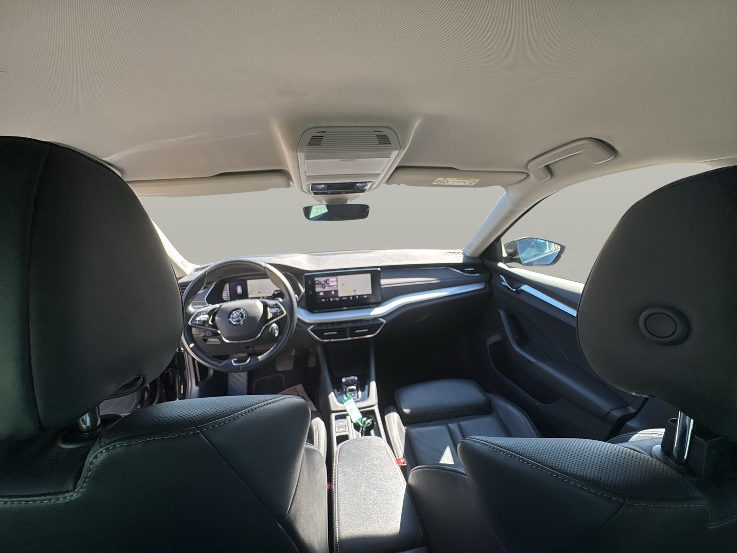 Škoda OCTAVIA Combi Premium TDI DSG | Bild 10 von 21