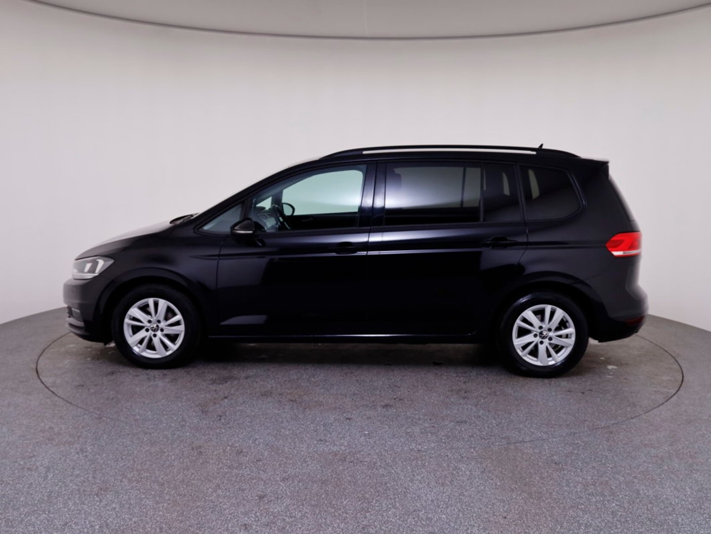 VW Touran Comfortline TDI SCR | Bild 8 von 30
