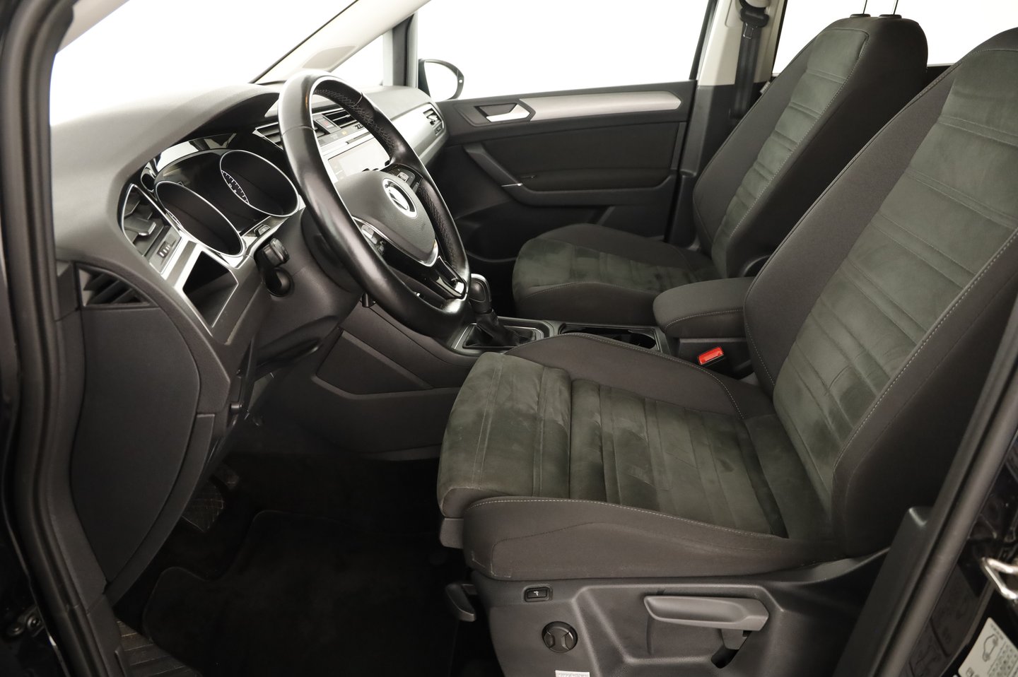 VW Touran Comfortline TDI SCR | Bild 13 von 30