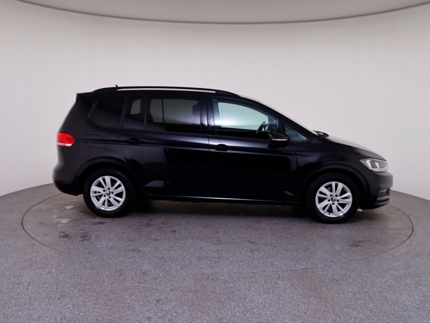 VW Touran Comfortline TDI SCR | Bild 4 von 30