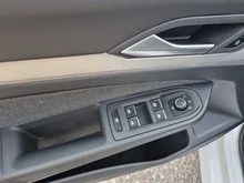 VW Golf Variant Life TDI in Pure White