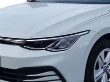 VW Golf Variant Life TDI in Pure White