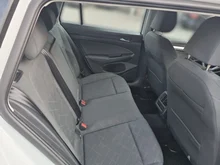 VW Golf Variant Life TDI in Pure White