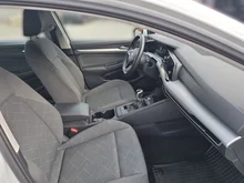 VW Golf Variant Life TDI in Pure White