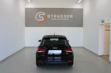 Audi A1 Sportback 1.0 TFSI intense in brillantschwarz Klar