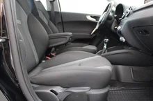 Audi A1 Sportback 1.0 TFSI intense in brillantschwarz Klar