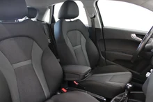 Audi A1 Sportback 1.0 TFSI intense in brillantschwarz Klar