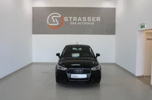 Audi A1 Sportback 1.0 TFSI intense in brillantschwarz Klar