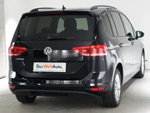 VW Touran Sky TDI SCR DSG 5-Sitzer in Deep Black Perleffekt