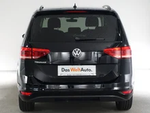 VW Touran Sky TDI SCR DSG 5-Sitzer in Deep Black Perleffekt