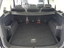 VW Touran Sky TDI SCR DSG 5-Sitzer in Deep Black Perleffekt