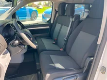 Peugeot Expert Premium Kasten L1H1 2,0 BlueHDi 180 Aut. S&S in weiß