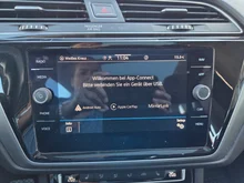 VW Touran Sky TDI DSG in Pure White
