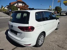 VW Touran Sky TDI DSG in Pure White