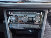 VW Touran Sky TDI DSG in Pure White