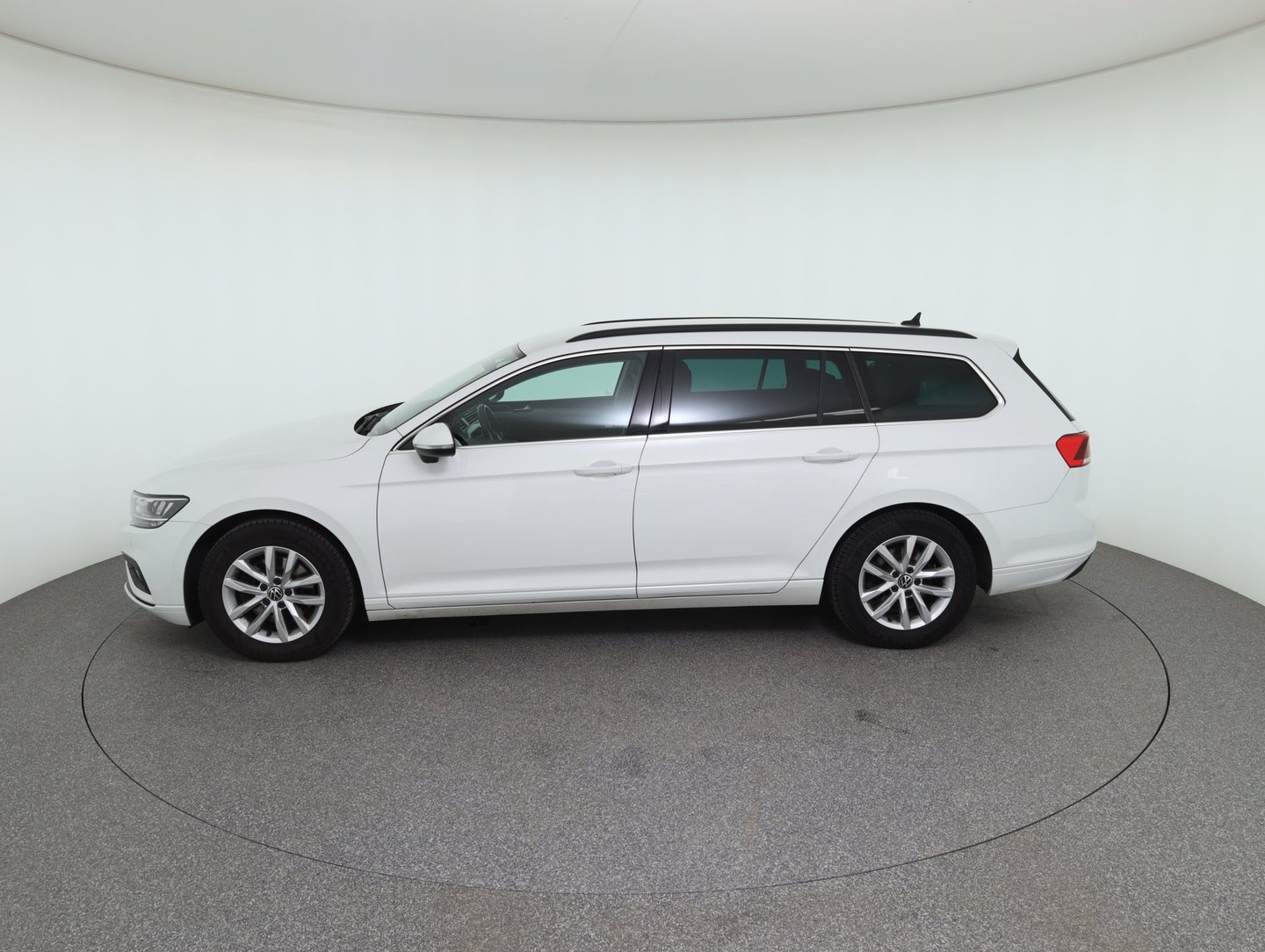 VW Passat Variant Business TDI DSG | Bild 8 von 25