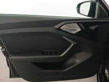 Audi A1 Sportback 25 TFSI intense in Mythosschwarz Metallic