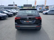 VW Tiguan TSI ACT in Deep Black Perleffekt