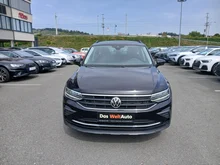 VW Tiguan TSI ACT in Deep Black Perleffekt