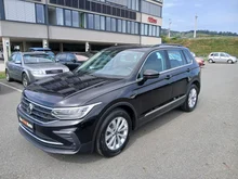 VW Tiguan TSI ACT in Deep Black Perleffekt