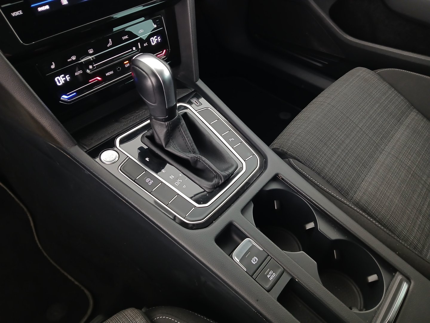 VW Passat Variant Business TDI DSG | Bild 28 von 33