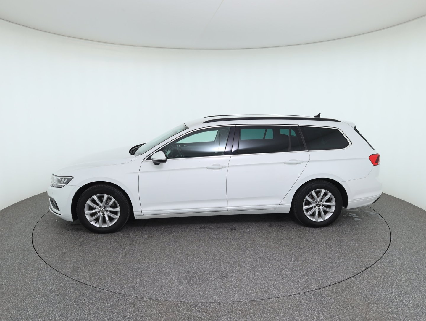 VW Passat Variant Business TDI DSG | Bild 8 von 33