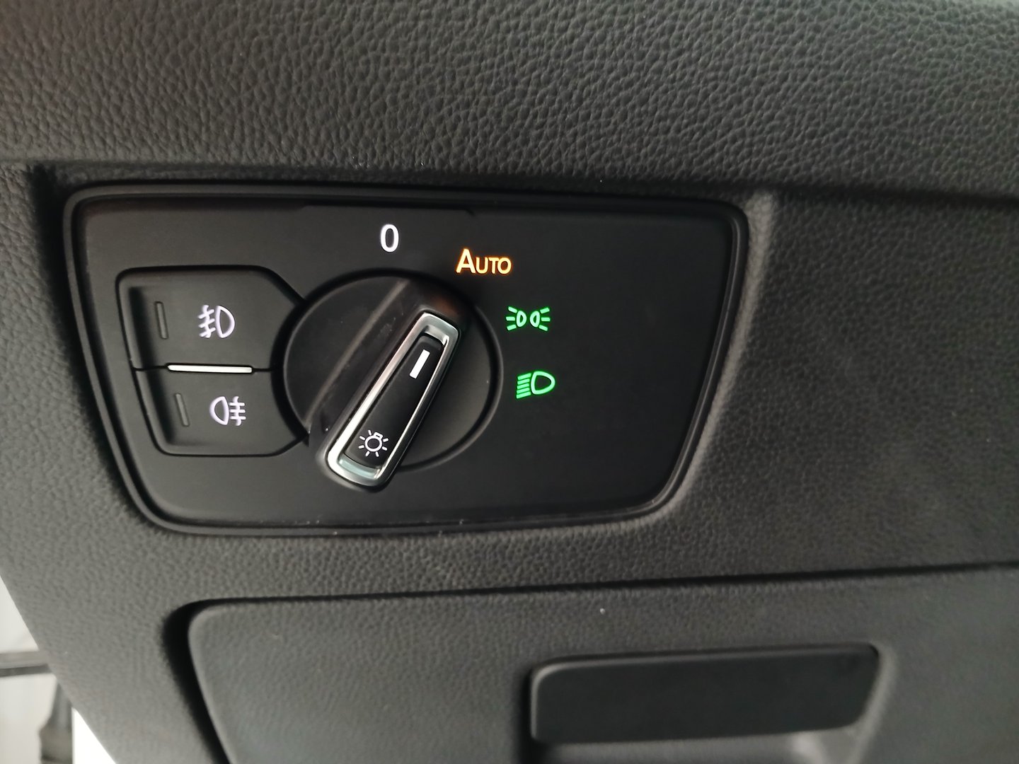 VW Passat Variant Business TDI DSG | Bild 12 von 33