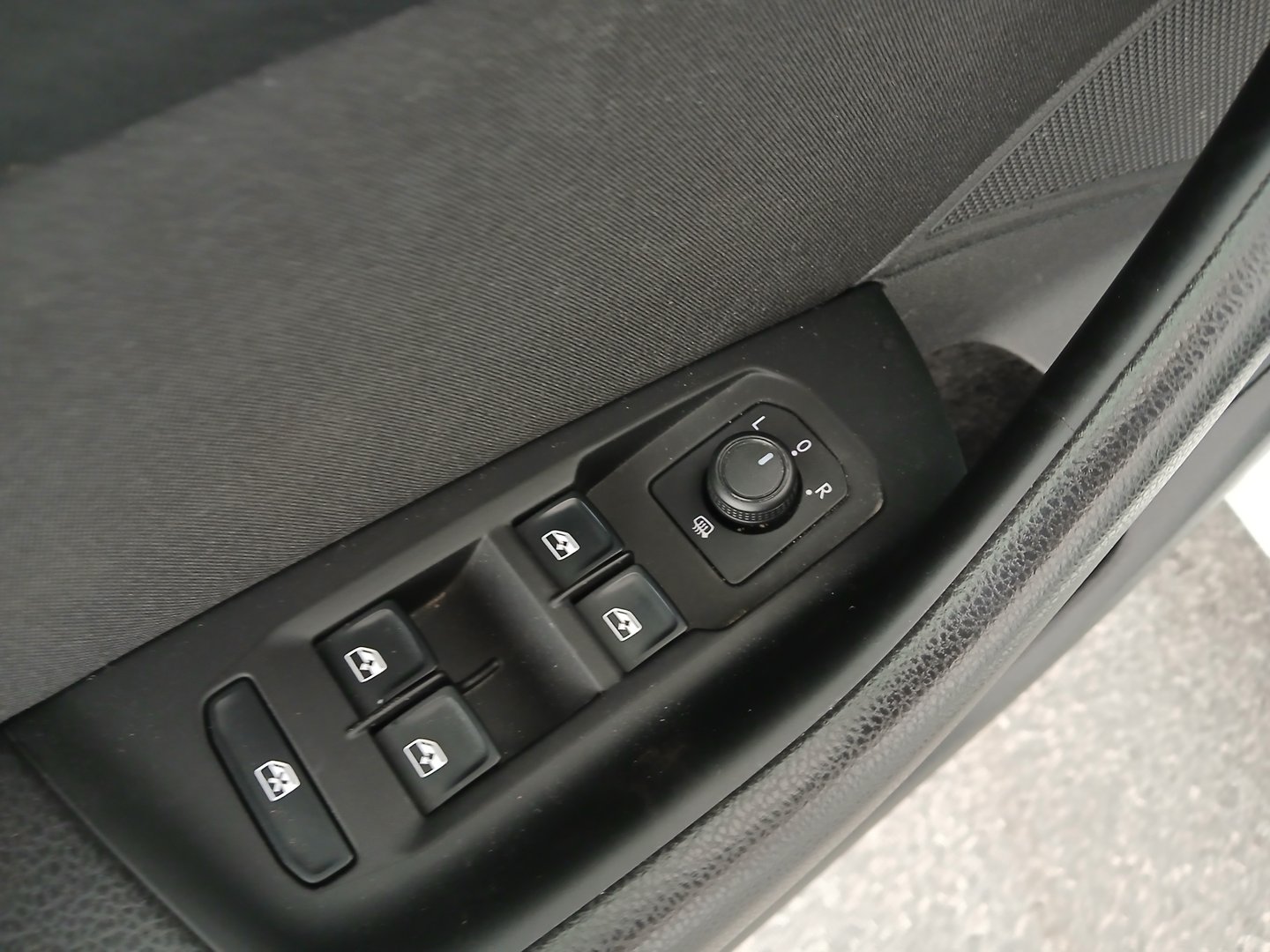 VW Passat Variant Business TDI DSG | Bild 11 von 33