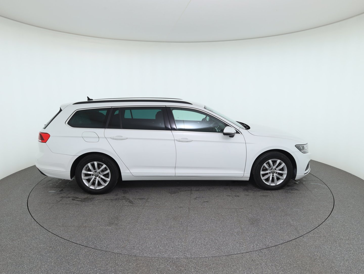 VW Passat Variant Business TDI DSG | Bild 4 von 33