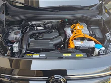 VW Tayron Sport eHybrid DSG 150kW in Grenadillschwarz Metallic