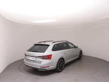 Škoda Superb Combi Sportline TDI DSG in Stahl-Grau
