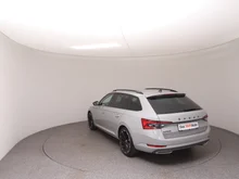 Škoda Superb Combi Sportline TDI DSG in Stahl-Grau