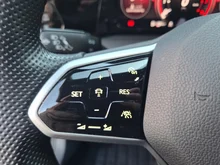 VW Golf GTI in Deep Black Perleffekt
