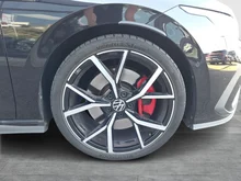 VW Golf GTI in Deep Black Perleffekt