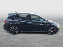 VW Golf GTI in Deep Black Perleffekt